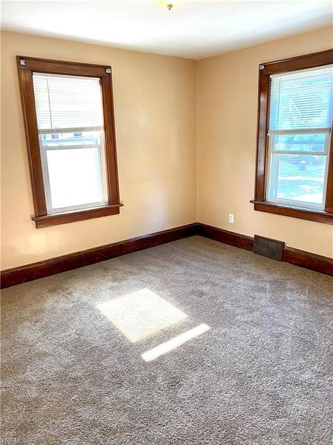 866 Carlysle St, Akron, OH 44310 photo 13