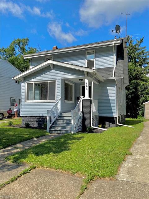 866 Carlysle St, Akron, OH 44310 photo 3