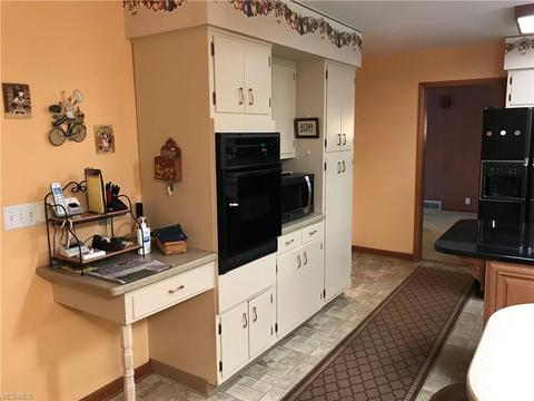 204 Crestview Dr, Elyria, OH 44035 photo 23
