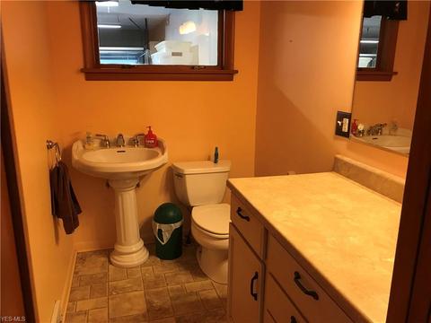 204 Crestview Dr, Elyria, OH 44035 photo 24