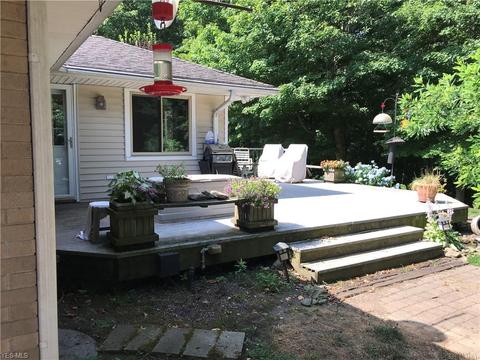 204 Crestview Dr, Elyria, OH 44035 photo 4
