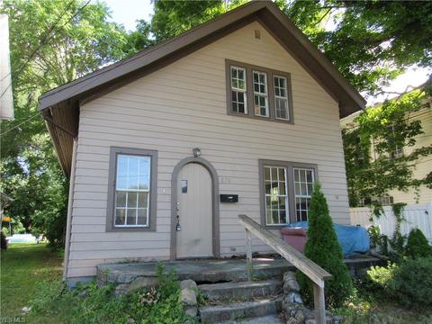 836 Center St, Ashtabula, OH 44004 photo 1