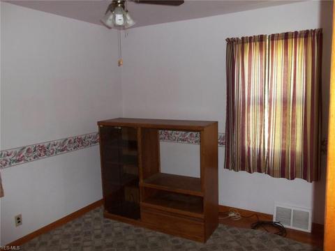 1713 E 300th St, Wickliffe, OH 44092 photo 10