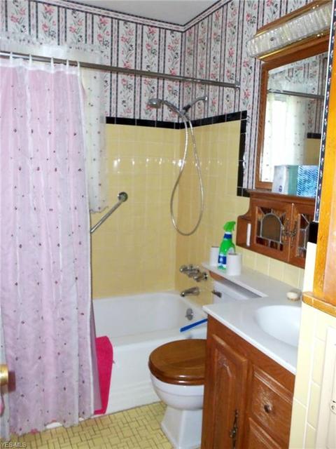 1713 E 300th St, Wickliffe, OH 44092 photo 11