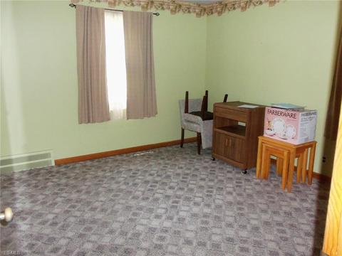1713 E 300th St, Wickliffe, OH 44092 photo 9