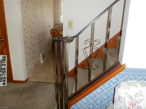 1713 E 300th St, Wickliffe, OH 44092 photo 8
