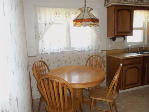 1713 E 300th St, Wickliffe, OH 44092 photo 4