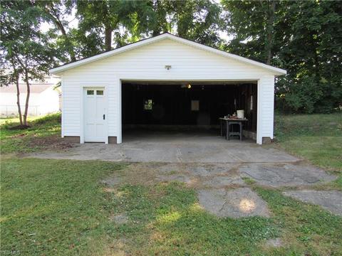 1207 Danforth Rd, Akron, OH 44312 photo 4