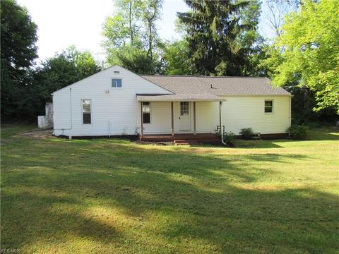 1207 Danforth Rd, Akron, OH 44312 photo 2