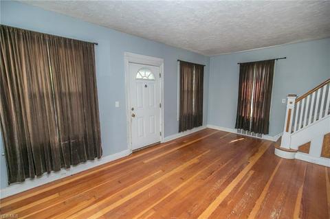 38008 Wright St, Willoughby, OH 44094 photo 5