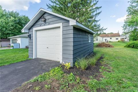 542 5th St, Struthers, OH 44471 photo 17