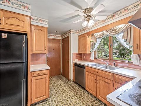 332 Franks Ave, Wadsworth, OH 44281 photo 11