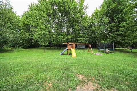 5565 W Maple Rd, Geneva, OH 44041 photo 4