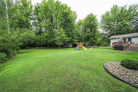5565 W Maple Rd, Geneva, OH 44041 photo 3