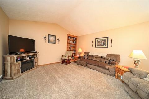 5565 W Maple Rd, Geneva, OH 44041 photo 6