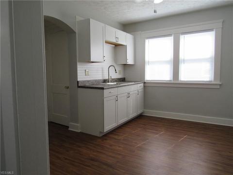 2408 E 31st St, Lorain, OH 44055 photo 14