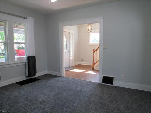 2408 E 31st St, Lorain, OH 44055 photo 5