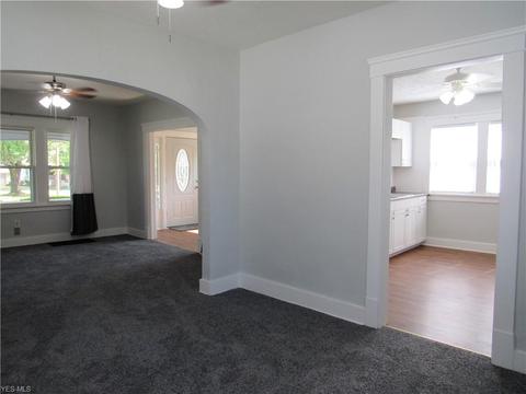 2408 E 31st St, Lorain, OH 44055 photo 11