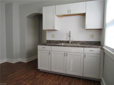 2408 E 31st St, Lorain, OH 44055 photo 15