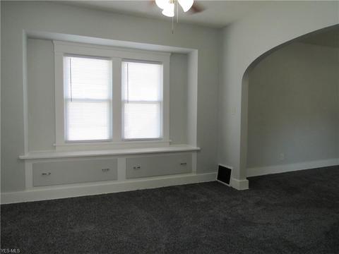 2408 E 31st St, Lorain, OH 44055 photo 8