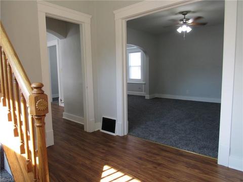 2408 E 31st St, Lorain, OH 44055 photo 4