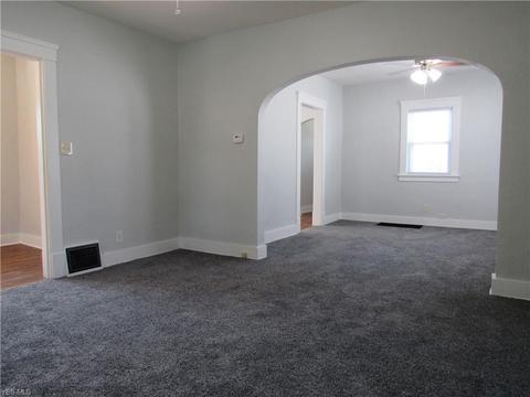 2408 E 31st St, Lorain, OH 44055 photo 10