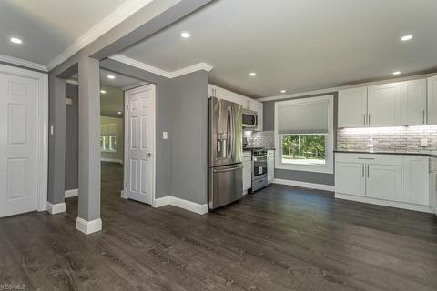 34770 Solon Rd, Solon, OH 44139 photo 4
