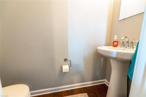 2834 Captens St NE, Canton, OH 44721 photo 8