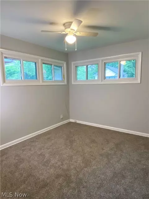 556 Parkview Ave, Akron, OH 44310 photo 12