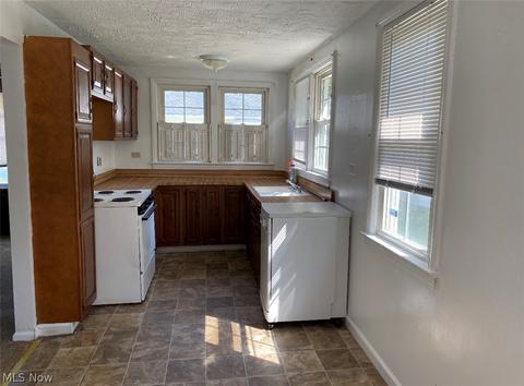 235 E 238th St, Euclid, OH 44123 photo 9
