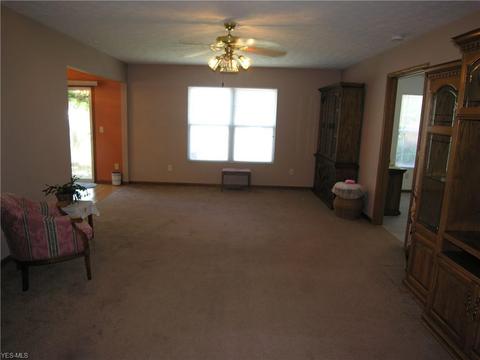 329 Longfellow St, Elyria, OH 44035 photo 6