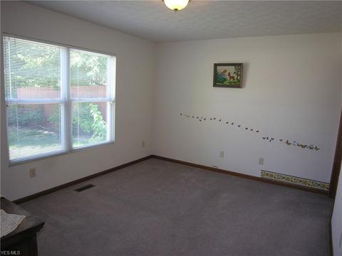329 Longfellow St, Elyria, OH 44035 photo 10