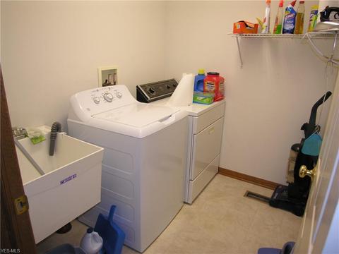 329 Longfellow St, Elyria, OH 44035 photo 14