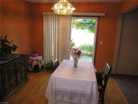 329 Longfellow St, Elyria, OH 44035 photo 9
