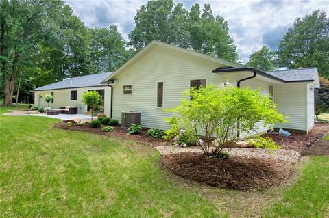 7903 Memory Ln, Canfield, OH 44406 photo 23