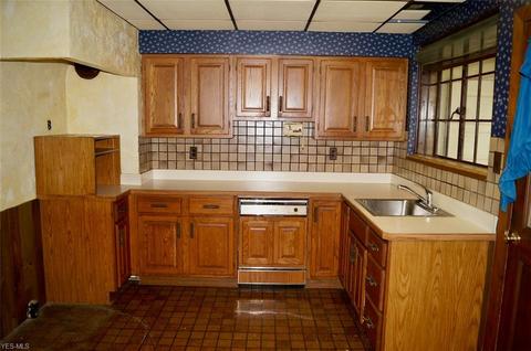 5686 Onaway Oval, Parma, OH 44130 photo 10