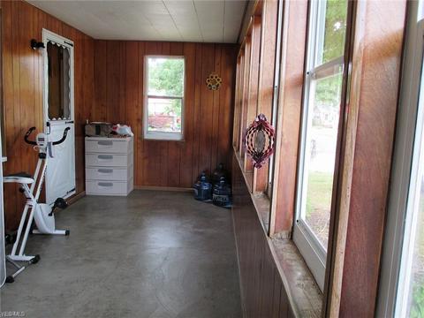 320 Alpha Ave, Akron, OH 44312 photo 4