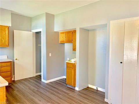 2165 E 29th St, Lorain, OH 44055 photo 4