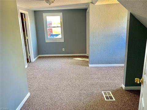 2165 E 29th St, Lorain, OH 44055 photo 10