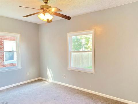 2165 E 29th St, Lorain, OH 44055 photo 9