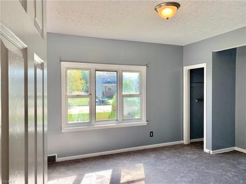 2165 E 29th St, Lorain, OH 44055 photo 6