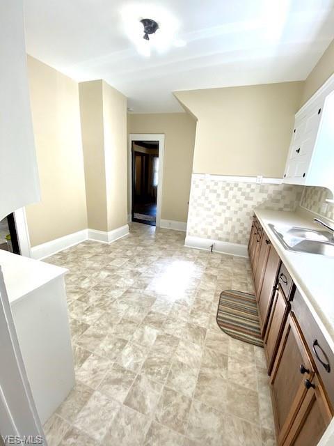 772 Work Dr, Akron, OH 44320 photo 9