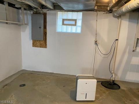 772 Work Dr, Akron, OH 44320 photo 20