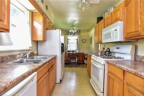 148 Forest Park Dr, Boardman, OH 44512 photo 3