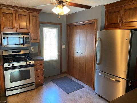 1005 E Front St, Dover, OH 44622 photo 3