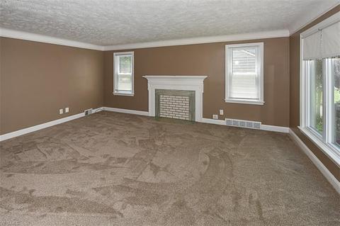 1651 Lyndhurst Rd, Lyndhurst, OH 44124 photo 9