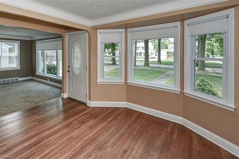 1651 Lyndhurst Rd, Lyndhurst, OH 44124 photo 8