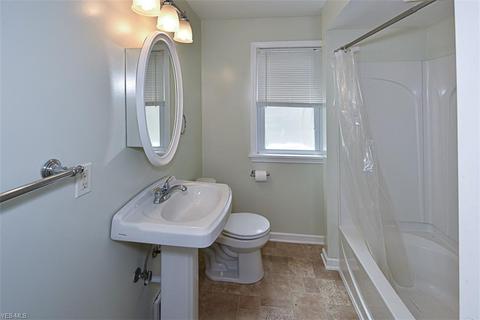 1651 Lyndhurst Rd, Lyndhurst, OH 44124 photo 21