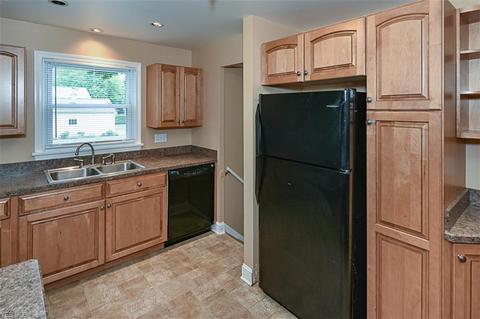 1651 Lyndhurst Rd, Lyndhurst, OH 44124 photo 13