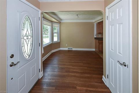 1651 Lyndhurst Rd, Lyndhurst, OH 44124 photo 6